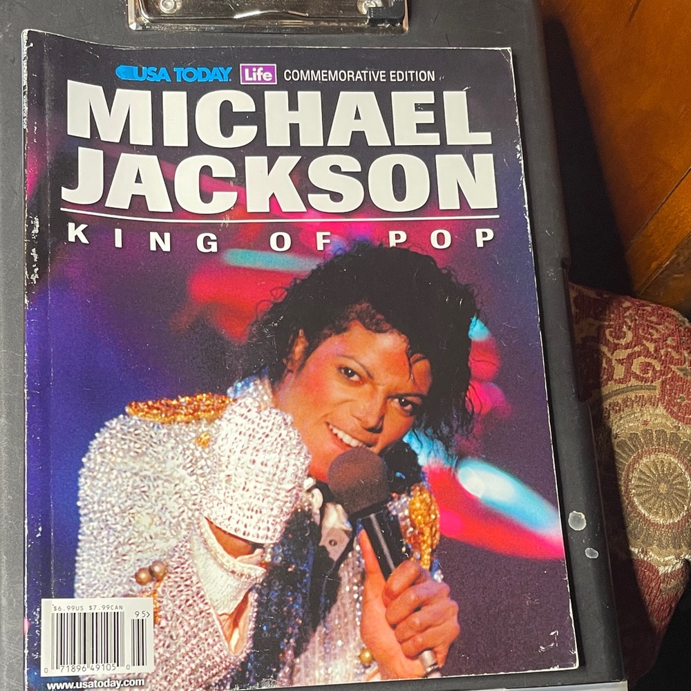 Michael Jackson Commemorative Edition Magazine